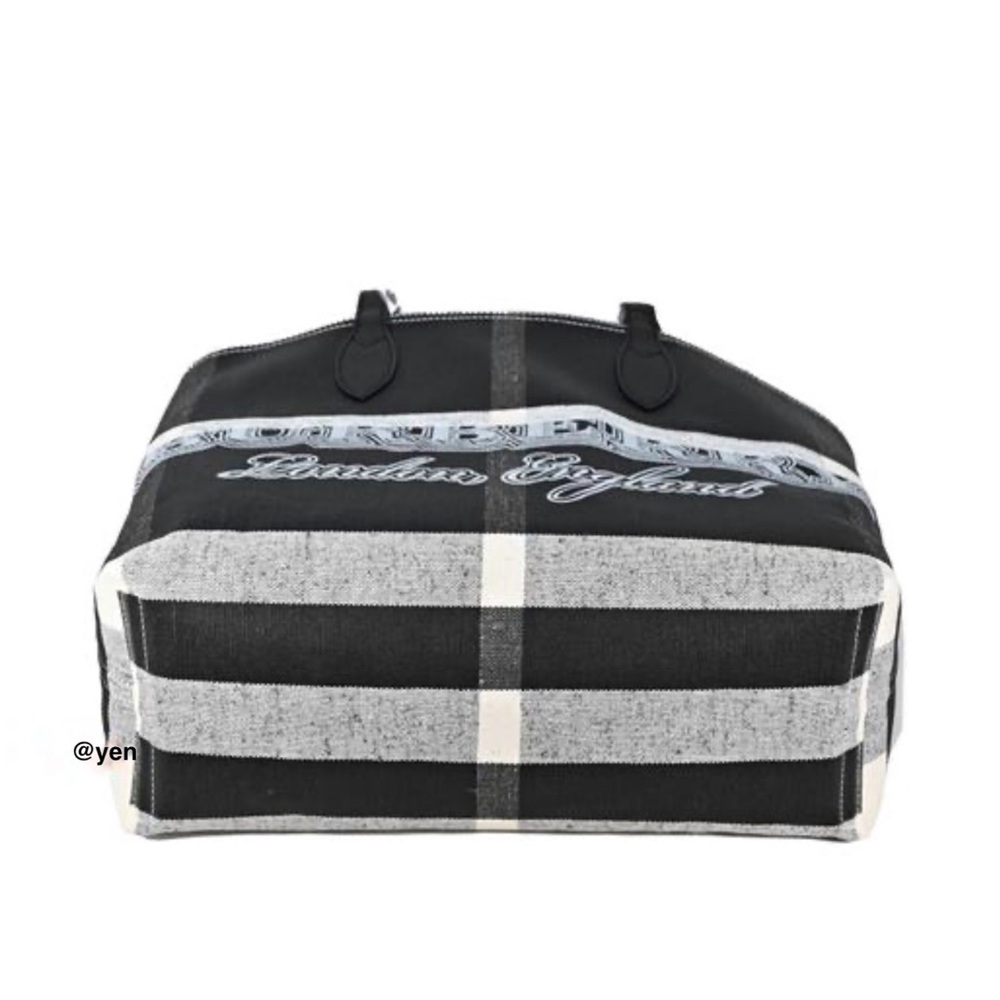 Burberry Doodle Reversible Black canvas leather - Picture 5 of 11